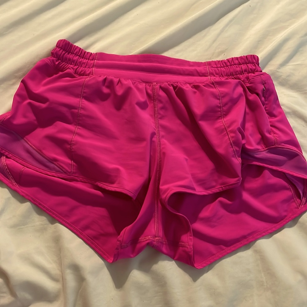 Lululemon! Sonic Pink Hotty Hot Low-Rise 2.5 Length Size 8